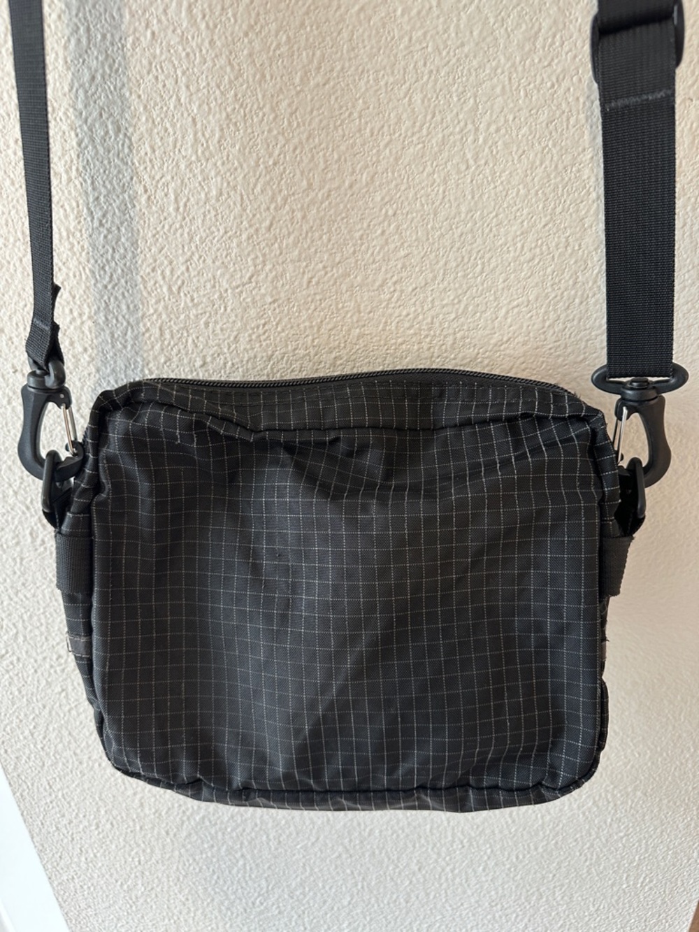 Tom Bihn Side Kick Crossbody Bag - Picture 2 of 11